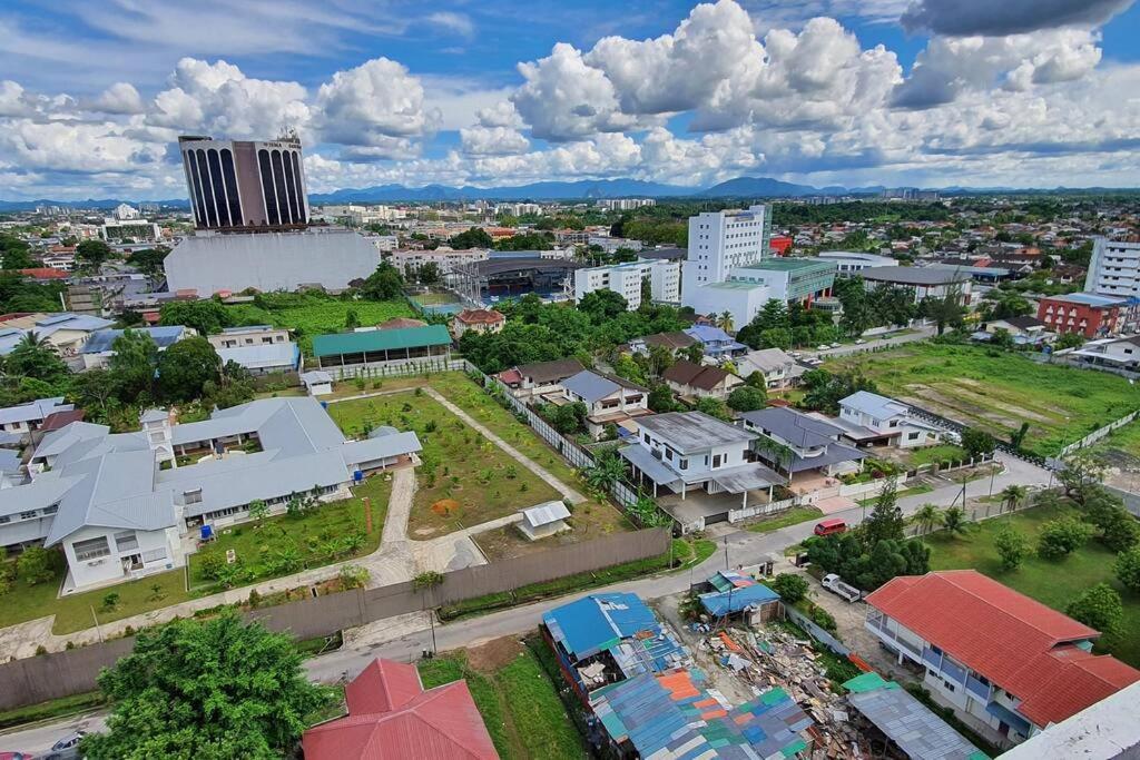 Kozi Square New Sgh Cozy Home Lv5B Kuching Bagian luar foto