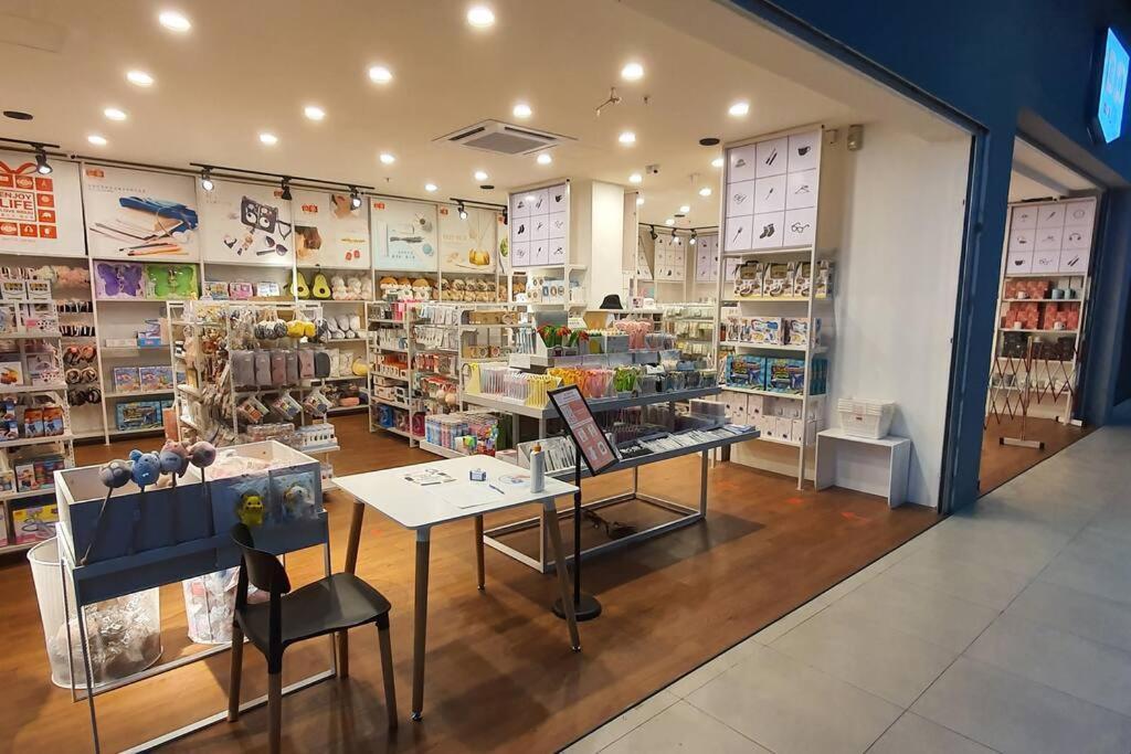Kozi Square New Sgh Cozy Home Lv5B Kuching Bagian luar foto